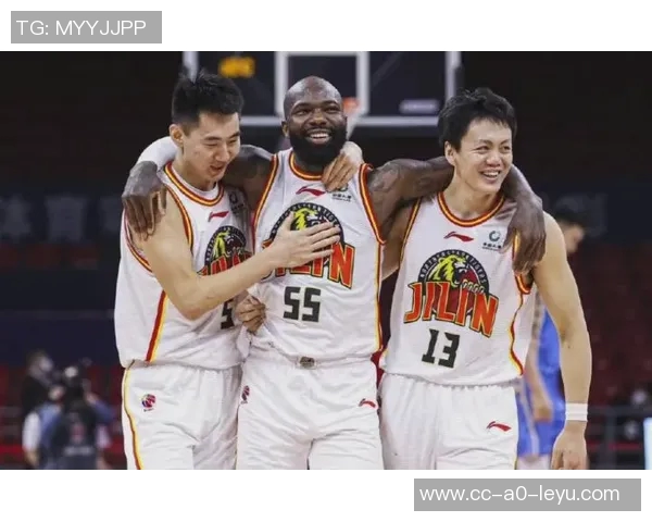 媒体人提问许指导为何末节不让斯佩尔曼上场他是北汽的首选外援 媒体人提问许指导为何末节不让斯佩尔曼上场他是北汽的首选外援